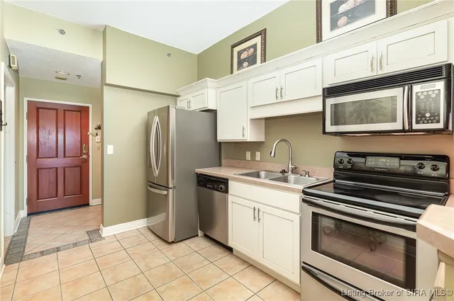 $1,500 | 1 Riverpointe Plaza, Unit 520, Jeffersonville, IN 47130