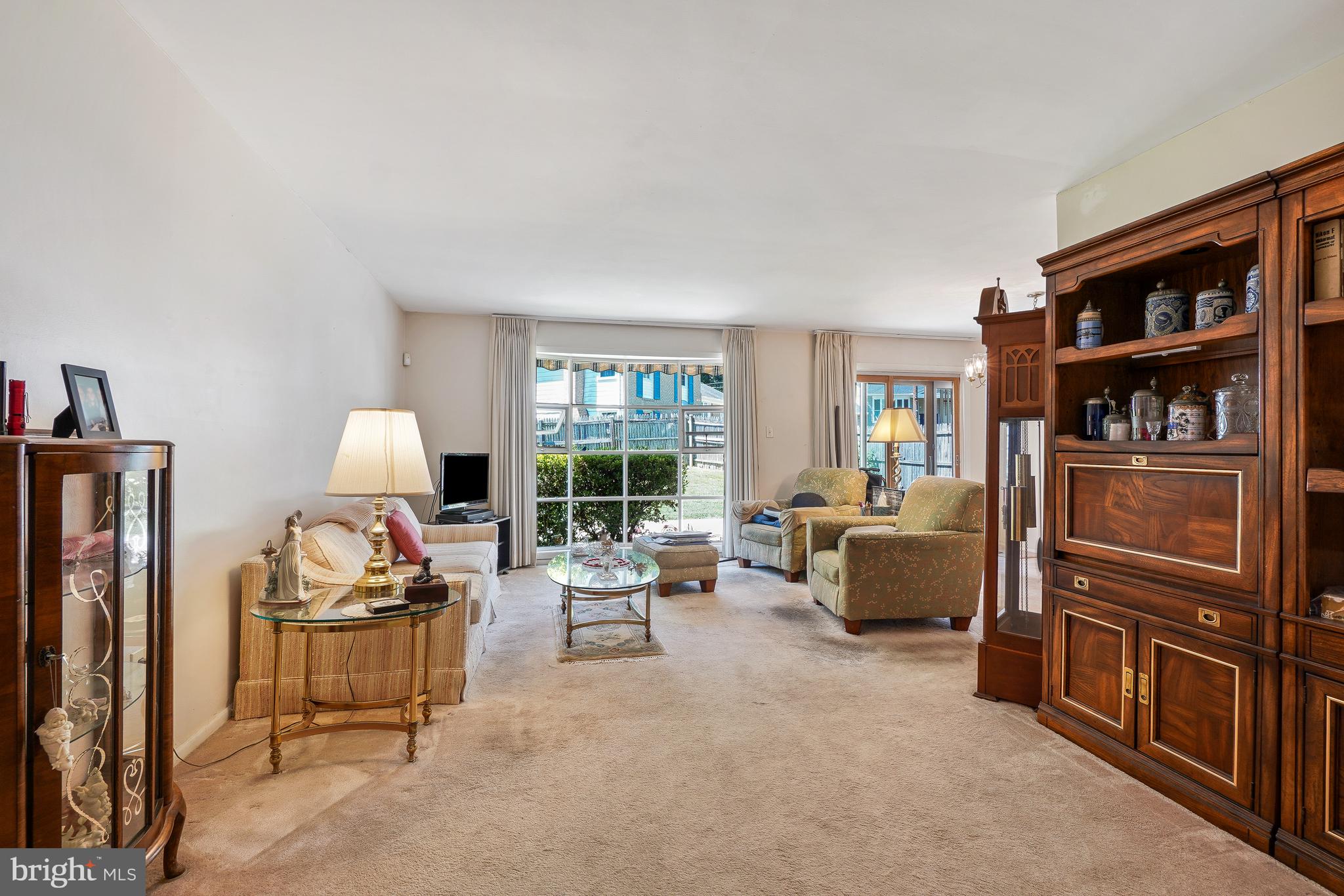 16011 Jerald Road Laurel, MD 20707 - Photo 14 of 48 Living Room
