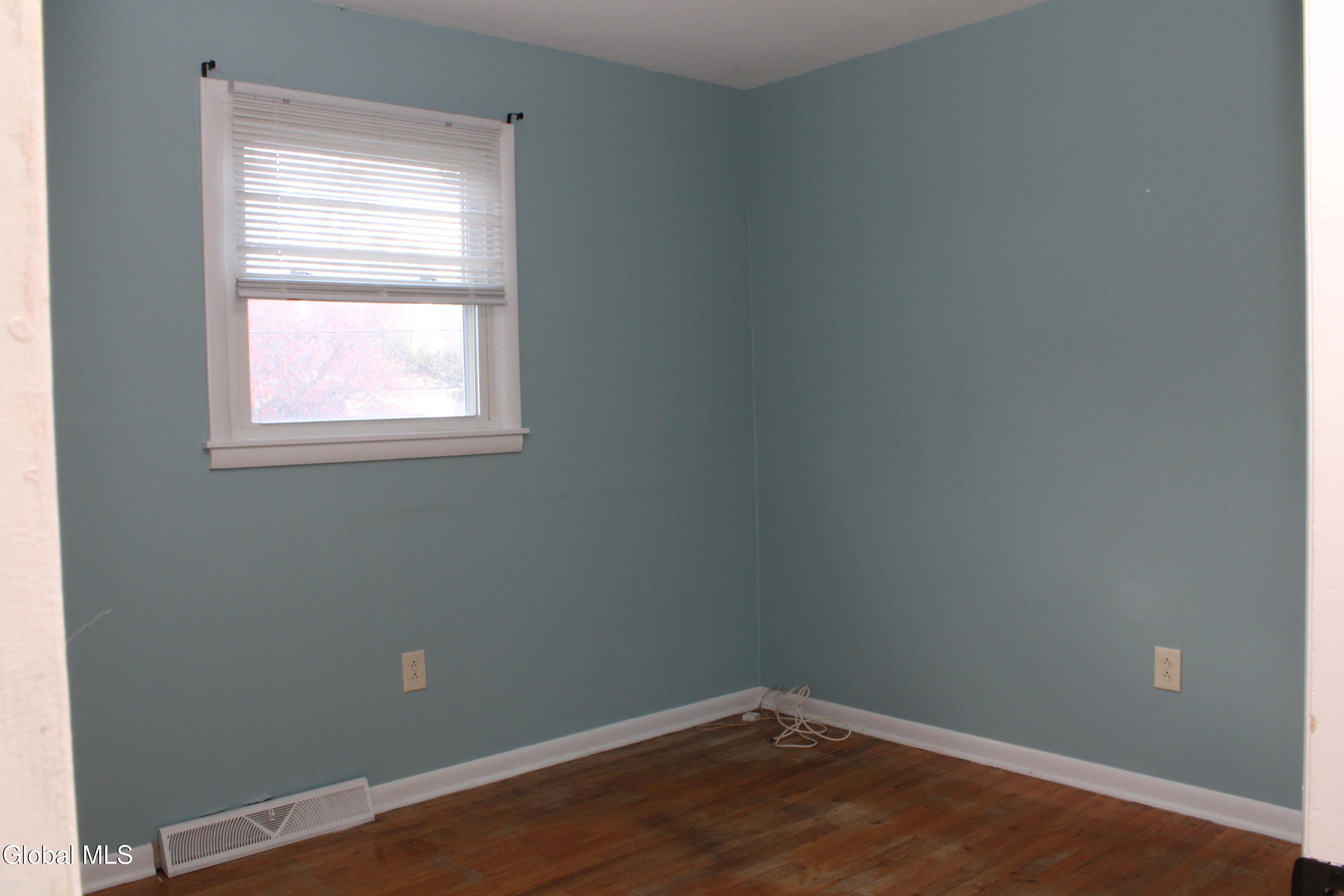 362 Ferris Road Niskayuna, NY 12304 - Photo 11 of 29 11
