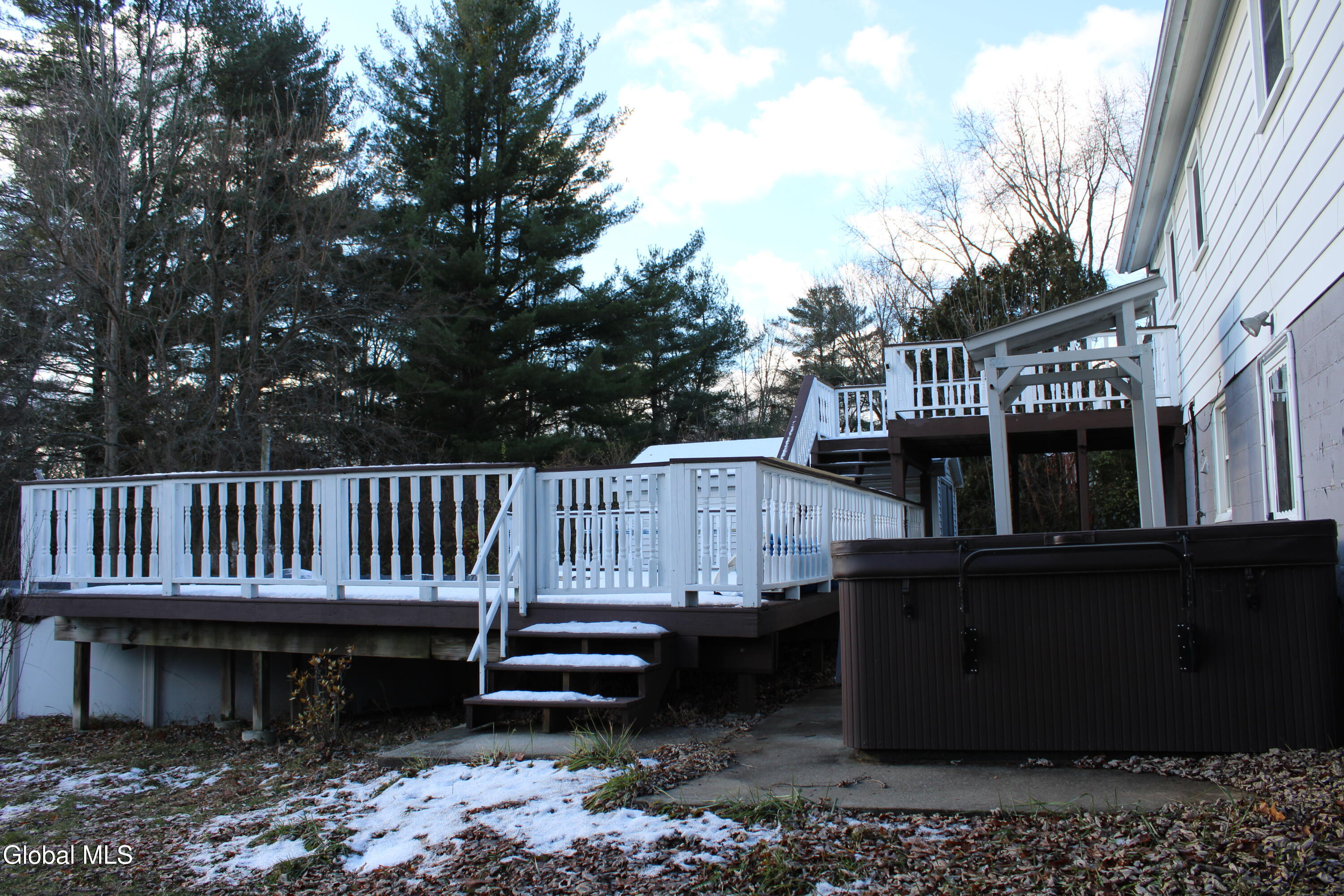 362 Ferris Road Niskayuna, NY 12304 - Photo 3 of 29 3