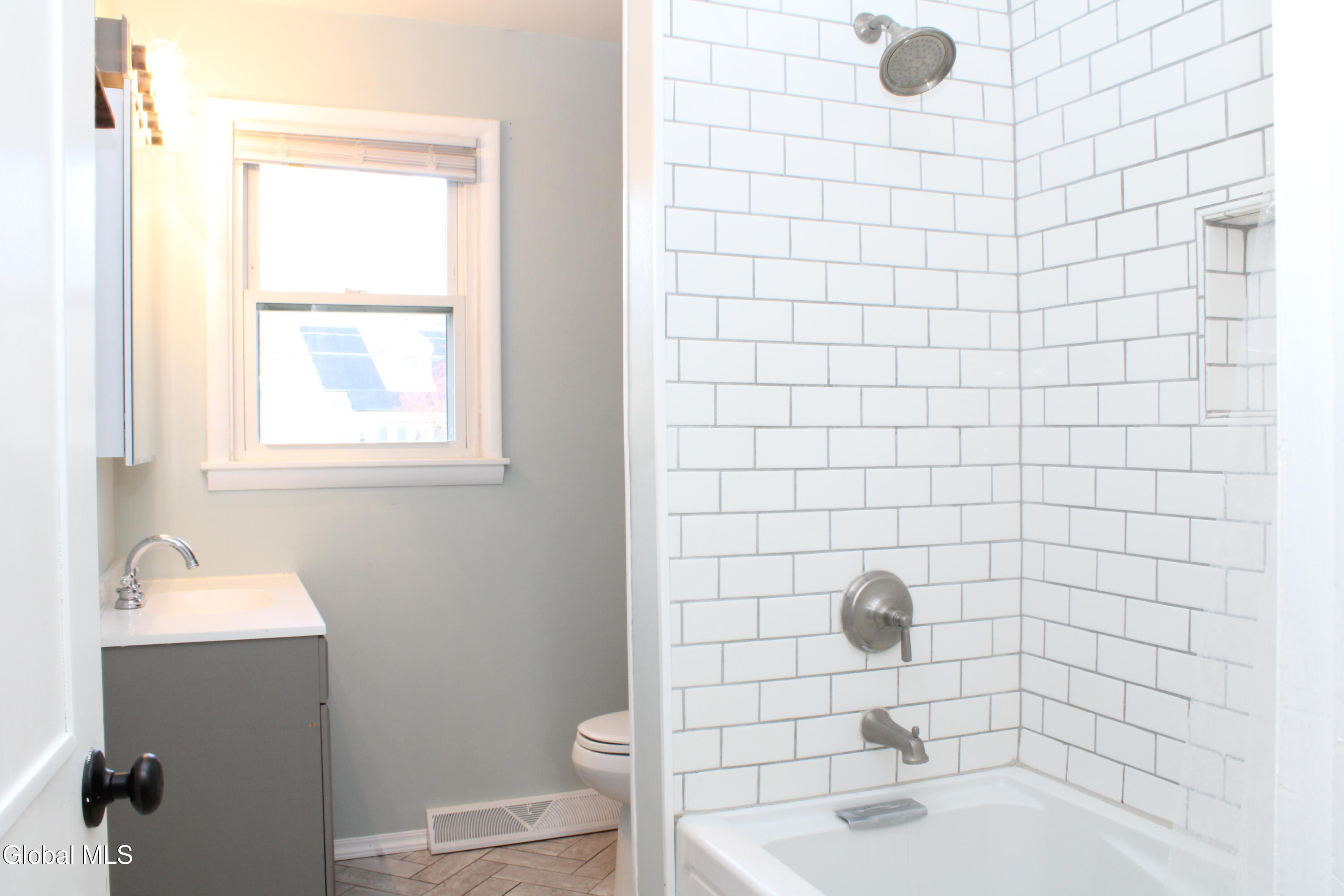 362 Ferris Road Niskayuna, NY 12304 - Photo 8 of 29 8