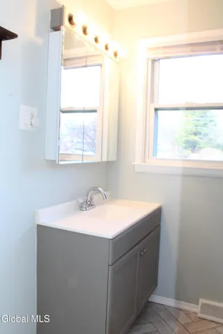 $314,900 | 362 Ferris Road, Niskayuna, NY 12304