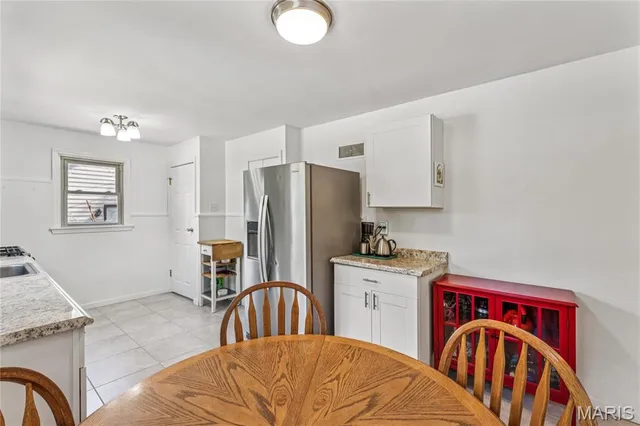 $215,000 | 1052 Kuhlman Lane, Webster Groves, MO 63119