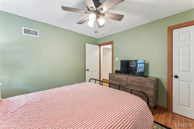 $215,000 | 1052 Kuhlman Lane, Webster Groves, MO 63119