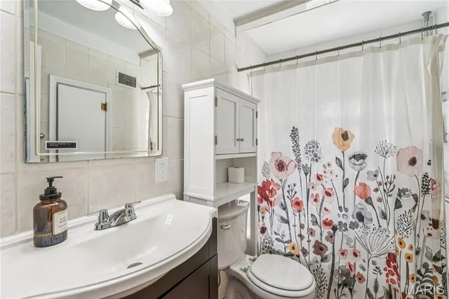 $215,000 | 1052 Kuhlman Lane, Webster Groves, MO 63119