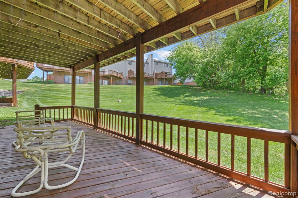 6687 Ridgeview Drive Clarkston, MI 48346 - Photo 9 of 41
