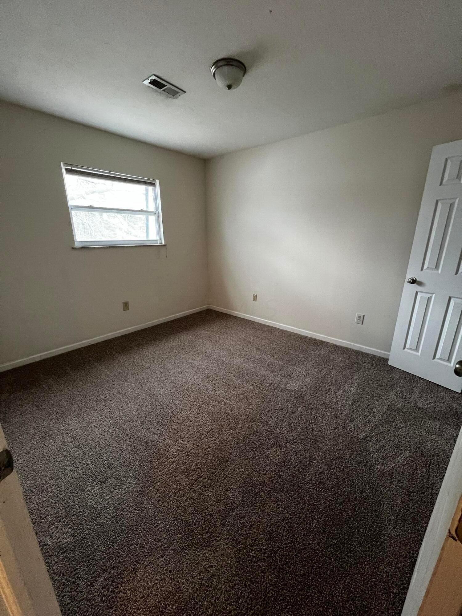 53 Neil Street, Unit 4 Delaware, OH 43015 - Photo 8 of 14 IMG_6589
