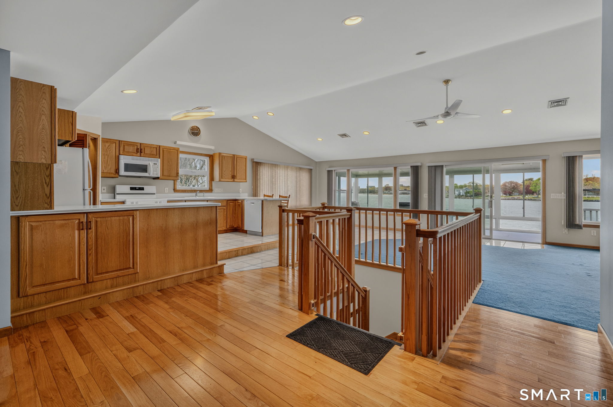 224 Shore Road Waterford, CT 06385 - Photo 13 of 40