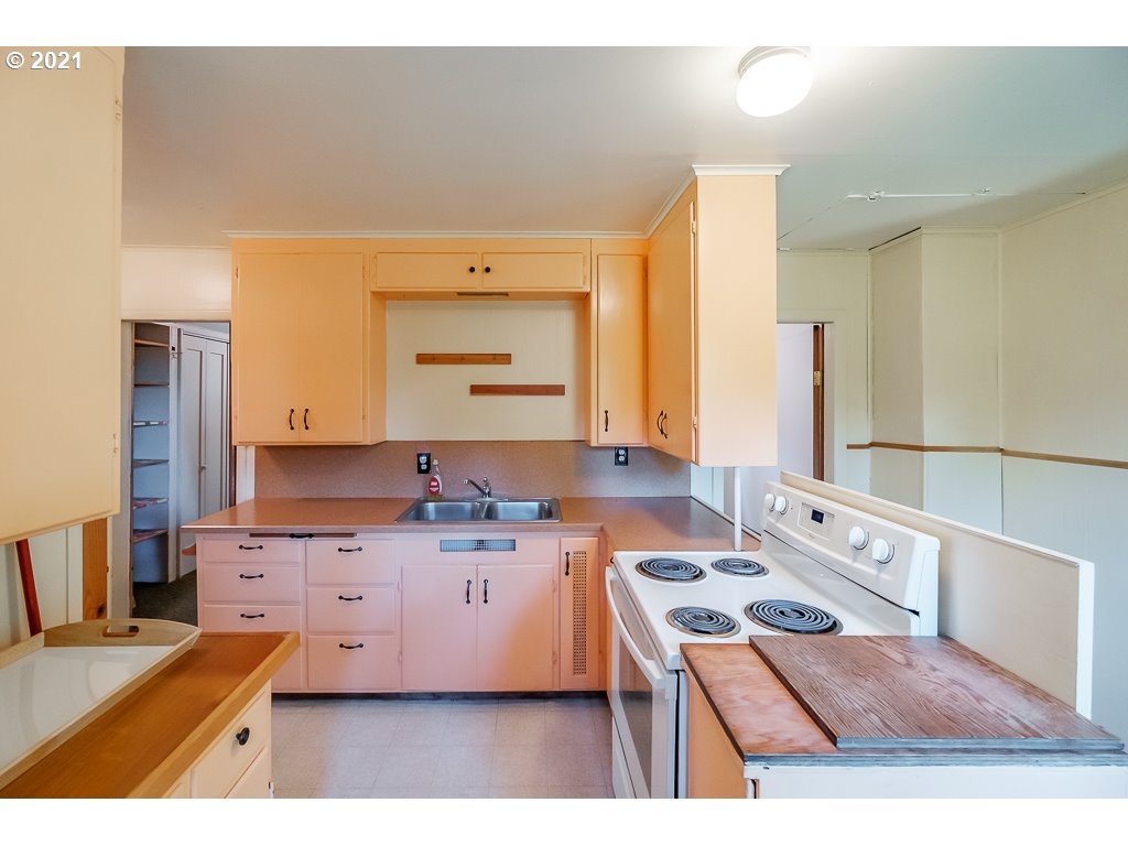 25124 Alpine Road Monroe, OR 97456 - Photo 11 of 32 Gallery Image 11