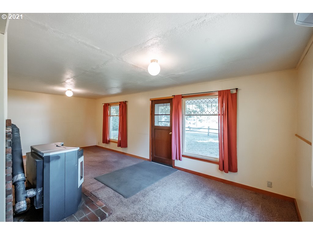25124 Alpine Road Monroe, OR 97456 - Photo 4 of 32 Gallery Image 4