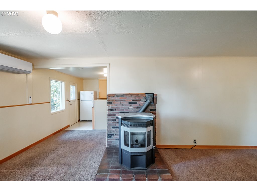 25124 Alpine Road Monroe, OR 97456 - Photo 8 of 32 Gallery Image 8