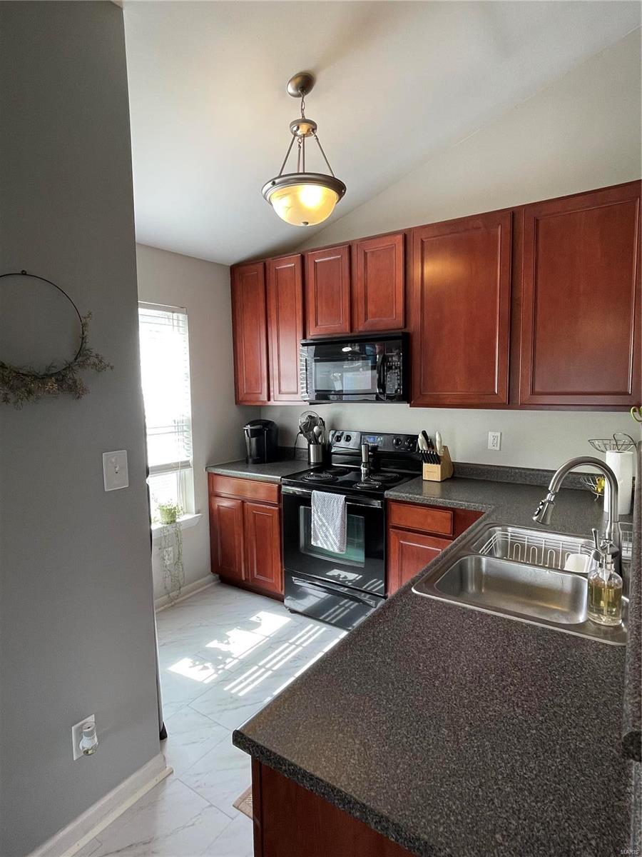 5302 Spring Creek Lane O'Fallon, MO 63368 - Photo 2 of 19