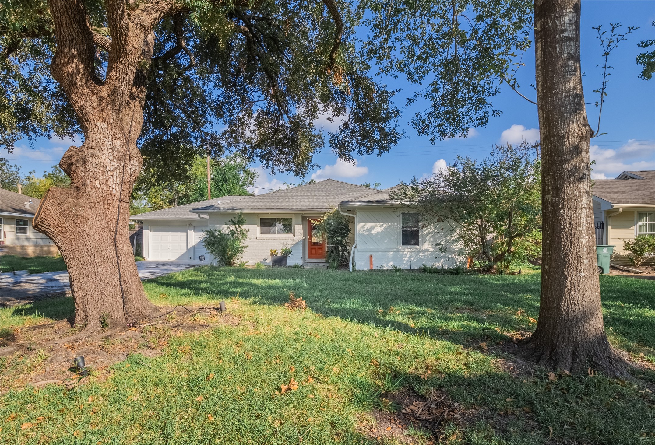 3010 Conway Street Houston, TX 77025 - Photo 2 of 21 front view of a house with a yard
