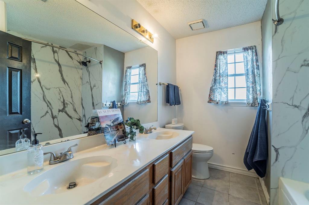 1240 Trinity Drive Benbrook, TX 76126 - Photo 21 of 33
