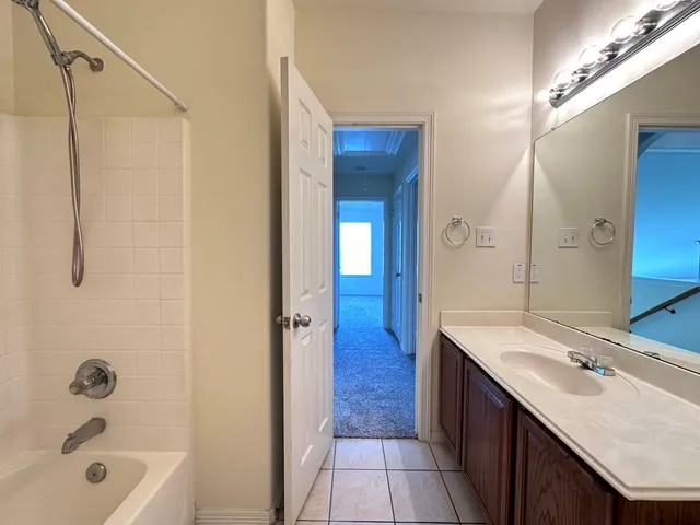 $1,950 | 2211 Highland Crossing Drive, Conroe, TX 77304