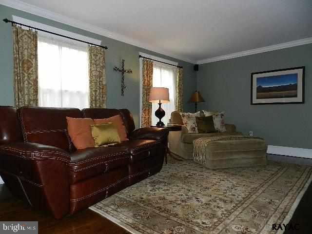 2216 Sutton Road York, PA 17403 - Photo 11 of 30 Gallery Image 11