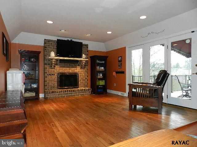 2216 Sutton Road York, PA 17403 - Photo 12 of 30 Gallery Image 12