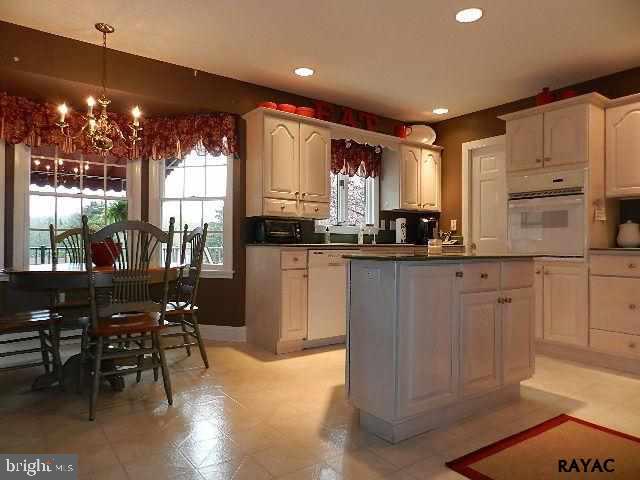 2216 Sutton Road York, PA 17403 - Photo 14 of 30 Gallery Image 14