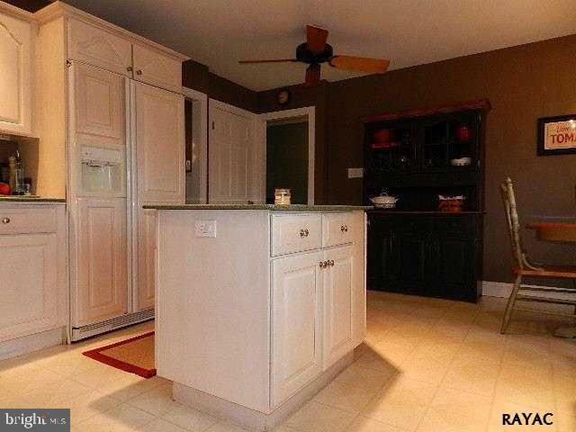 2216 Sutton Road York, PA 17403 - Photo 18 of 30 Gallery Image 18