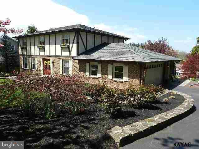 2216 Sutton Road York, PA 17403 - Photo 2 of 30 Gallery Image 2
