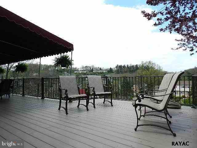 2216 Sutton Road York, PA 17403 - Photo 4 of 30 Gallery Image 4