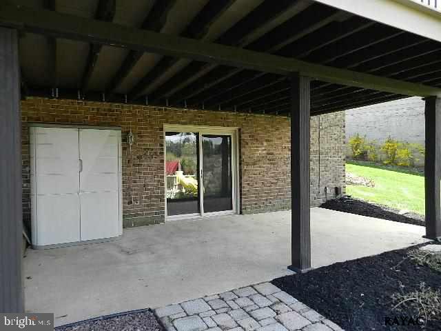2216 Sutton Road York, PA 17403 - Photo 5 of 30 Gallery Image 5