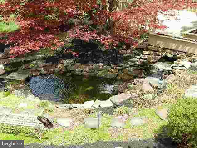 2216 Sutton Road York, PA 17403 - Photo 6 of 30 Gallery Image 6