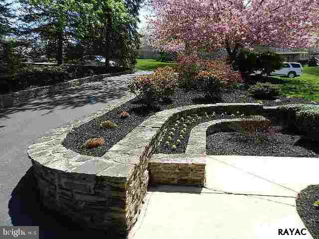 2216 Sutton Road York, PA 17403 - Photo 8 of 30 Gallery Image 8