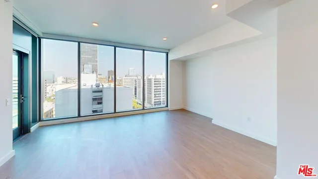 $4,567 | 3545 Wilshire Boulevard, Unit 1201, Los Angeles, CA 90010