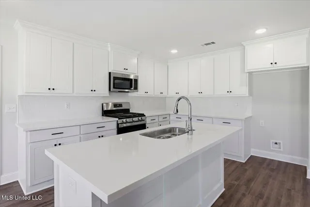 $294,999 | 106 Madisonville Drive, Canton, MS 39046