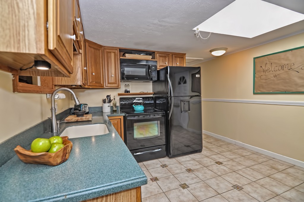 20 Brookview Road Holliston, MA 01746 - Photo 9 of 30 Gallery Image 9
