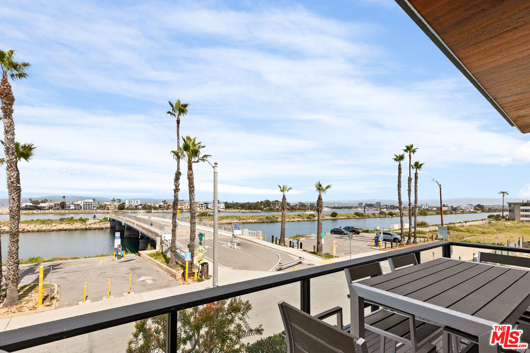 6209 Pacific Avenue, Unit 201 Playa del Rey, CA 90293 - Photo 27 of 48