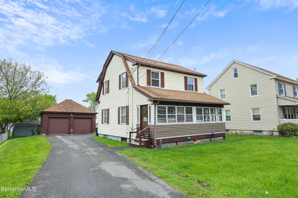 $274,900 | 142 Benedict Road, Pittsfield, MA 01201