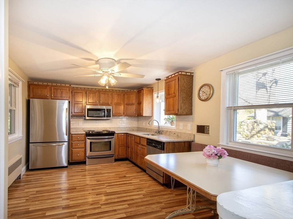 19 Oakhurst Road Scituate, MA 02066 - Photo 6 of 23 Gallery Image 6