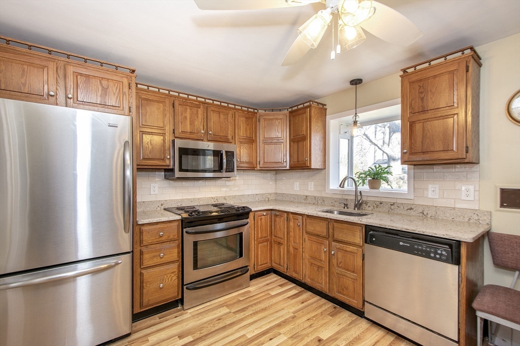 19 Oakhurst Road Scituate, MA 02066 - Photo 7 of 23 Gallery Image 7