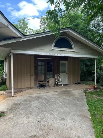 a view of a storage & utility room