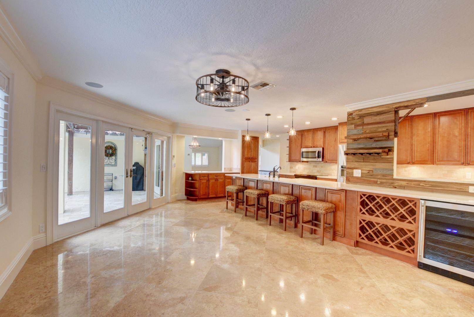 327 Seneca Lane Boca Raton, FL 33487 - Photo 10 of 48 29_ebf_0061and4more