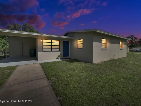 $1,800 | 2056 Little John Road, Melbourne, FL 32935