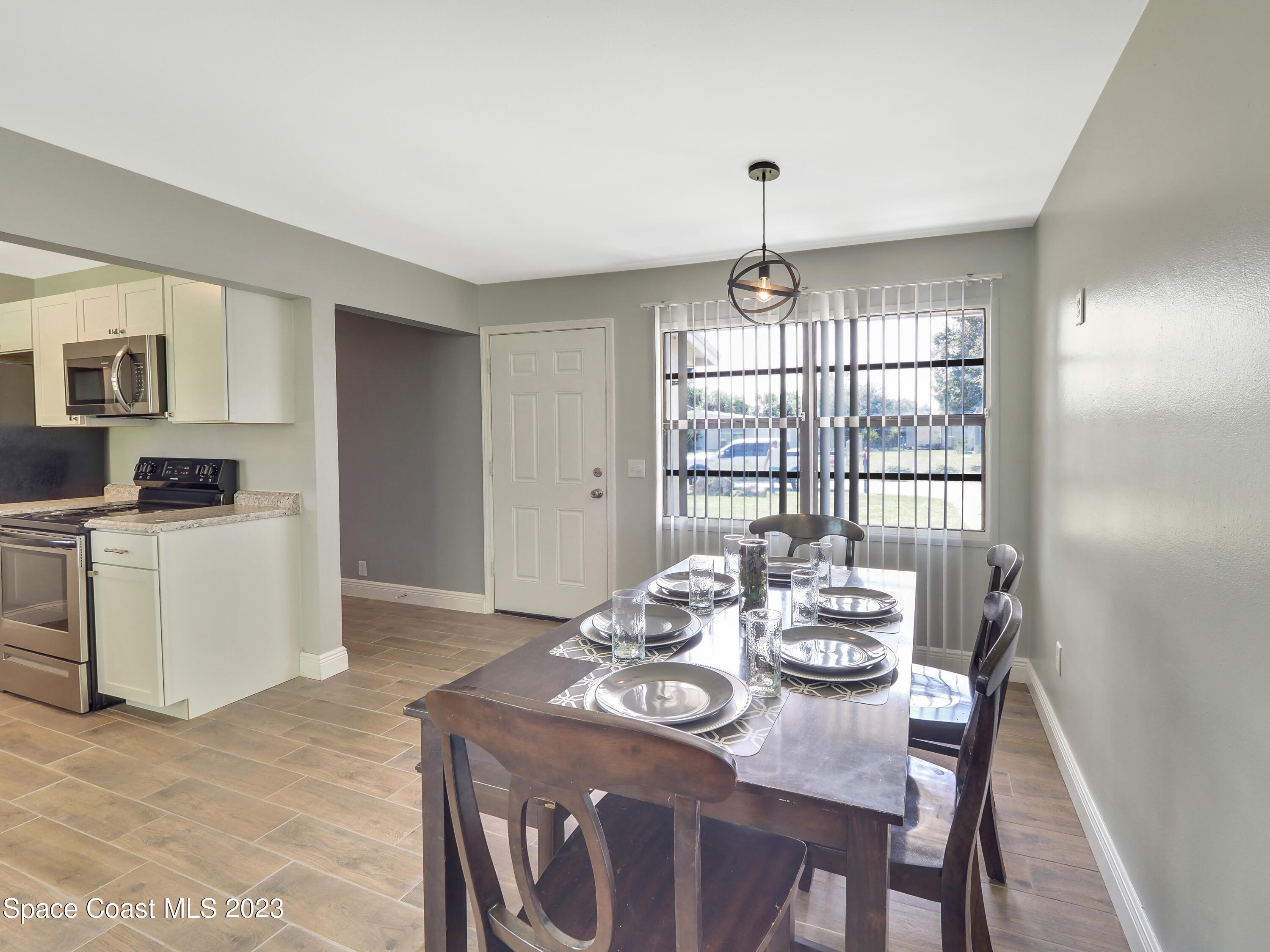 2056 Little John Road Melbourne, FL 32935 - Photo 4 of 11 2056 Dining