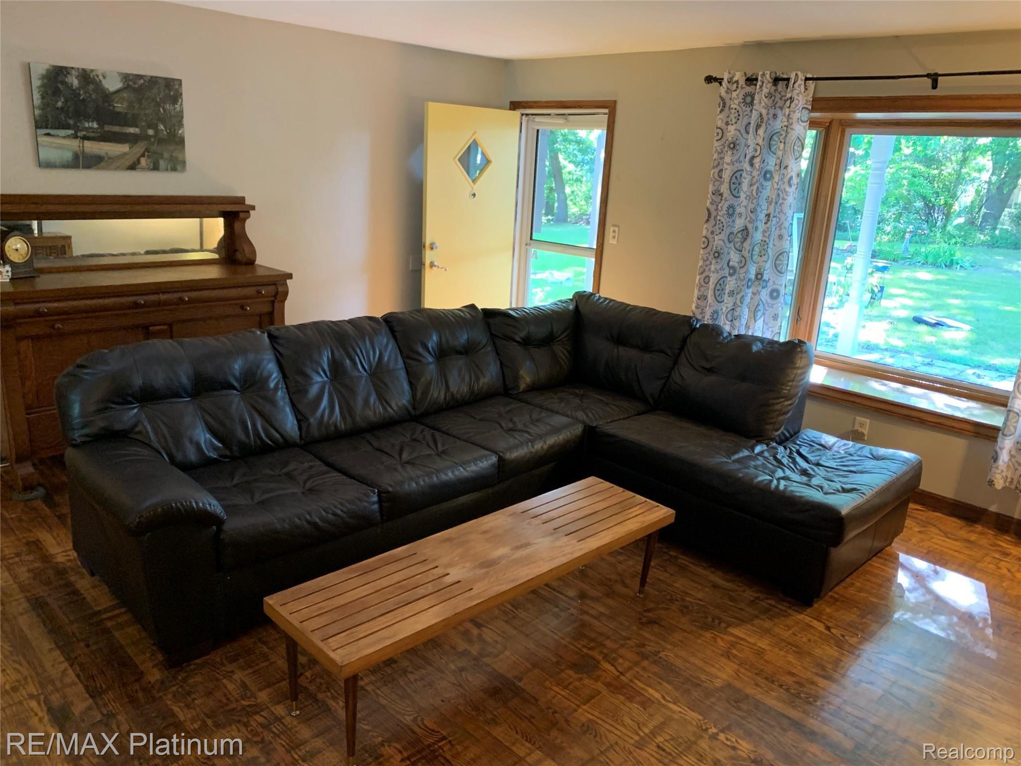Living room6793.jpg