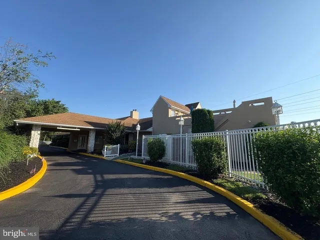 $319,000 | 75 Bonnie Gellman Court, Unit D75, Philadelphia, PA 19114