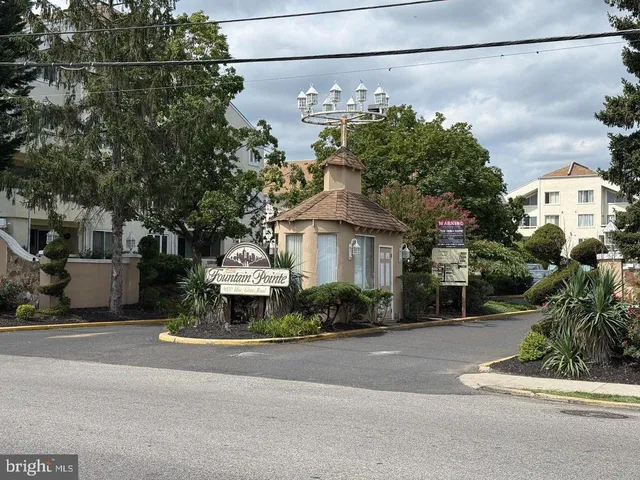 $319,000 | 75 Bonnie Gellman Court, Unit D75, Philadelphia, PA 19114