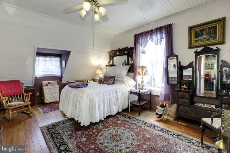 1613 Highland Drive Silver Spring, MD 20910 - Photo 22 of 30 Third Floor Guest Bedroom 3