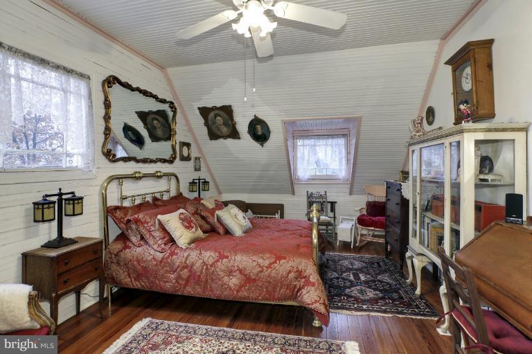 1613 Highland Drive Silver Spring, MD 20910 - Photo 24 of 30 Third Floor Guest Bedroom 4