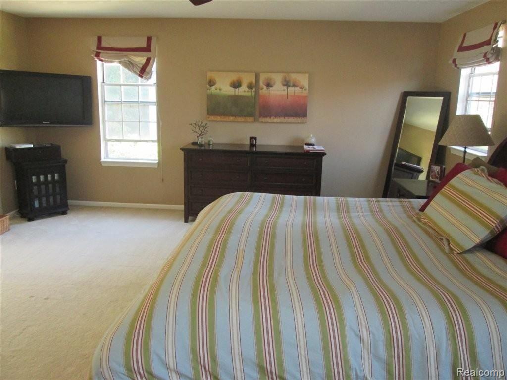 2279 North Fairview Lane Rochester, MI 48306 - Photo 21 of 33 master bedroom (2).JPG