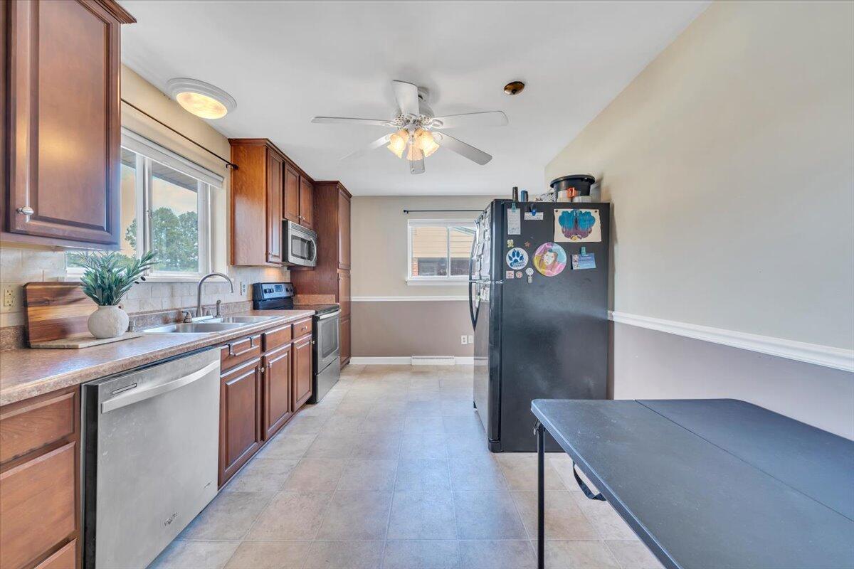 5531 Littleton Road Roanoke, VA 24012 - Photo 6 of 44 11-MIB05937