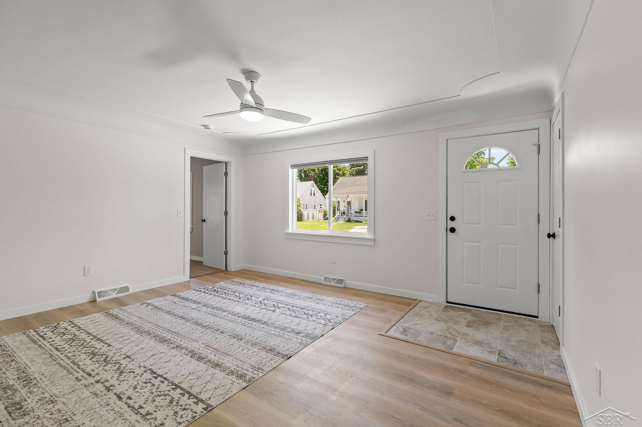 305 Braddock Street Bay City, MI 48708 - Photo 5 of 36