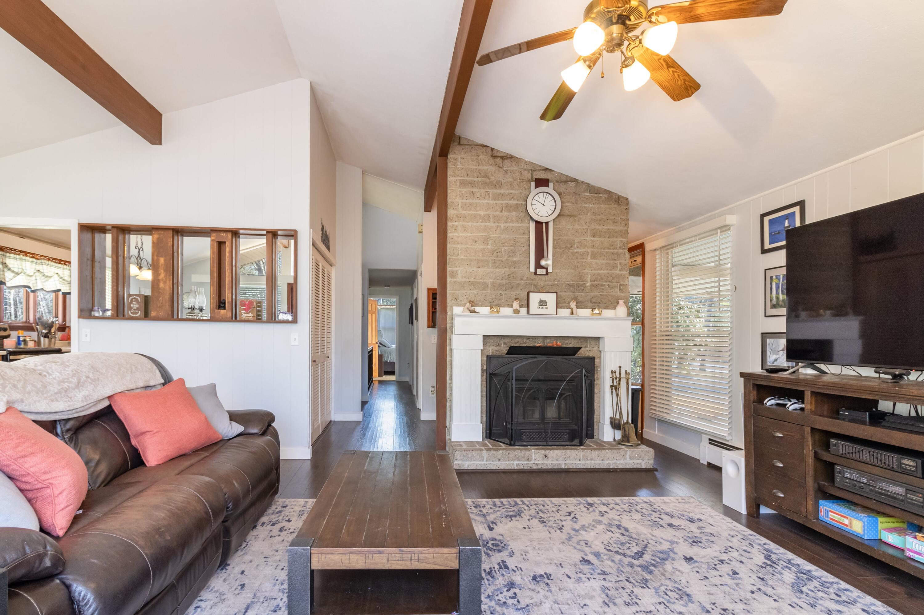 1600 River Road Bucksport, ME 04416 - Photo 22 of 47 1600 River Road Interiors-22
