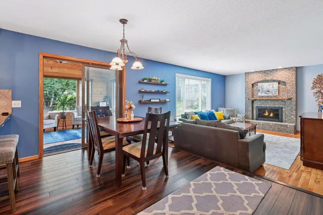 $529,900 | 475 Oak Hill Road, Chaska, MN 55318