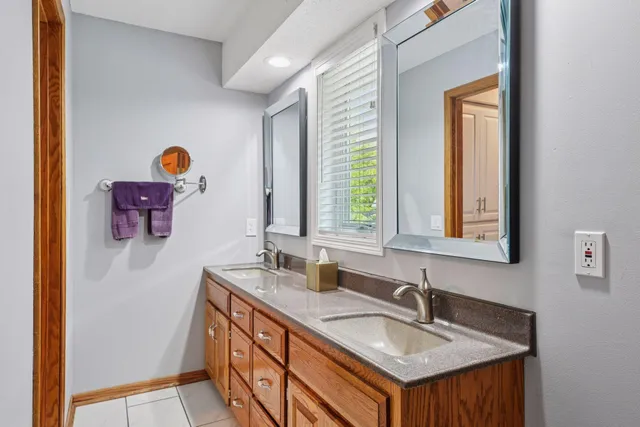 $529,900 | 475 Oak Hill Road, Chaska, MN 55318